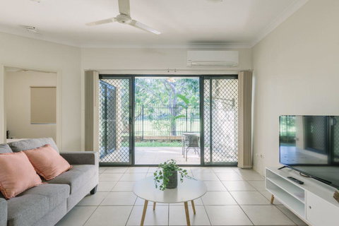 Secure 2 Bed Unit In Gray - Close Palmerston City - Kawana Tourism 0