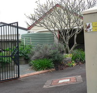 Self-contained 2 bedroom Apartment - Kawana Tourism