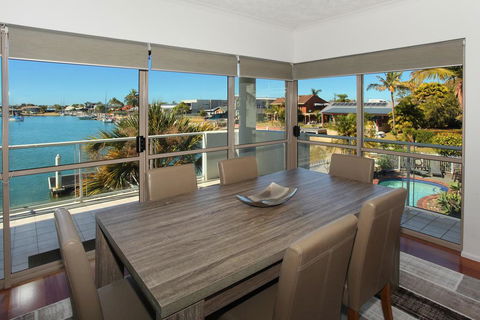 Serenity Waters 6 - Pristine 2 BDRM Apt With Water Views - Kawana Tourism 3