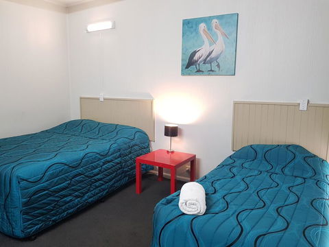 Seymour Motel - Kawana Tourism 0