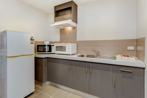 Seymours On Lydiard - Kawana Tourism 3