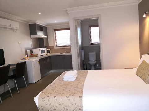 Seymours On Lydiard - Kawana Tourism 1