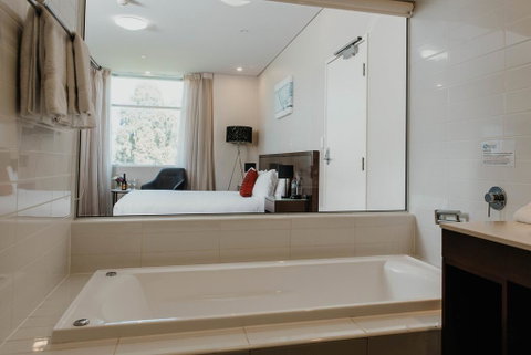 Sfera's Park Suites & Convention Centre - Kawana Tourism 1