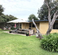 ShipleyPortsea walk to back beach - Kawana Tourism