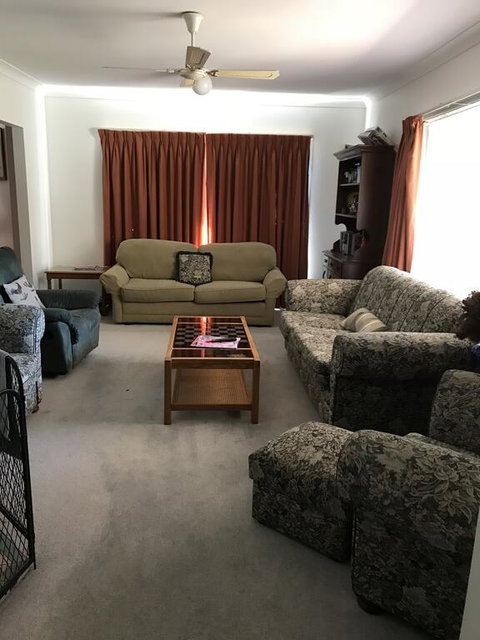 Short Stays At Janines - Kawana Tourism 1