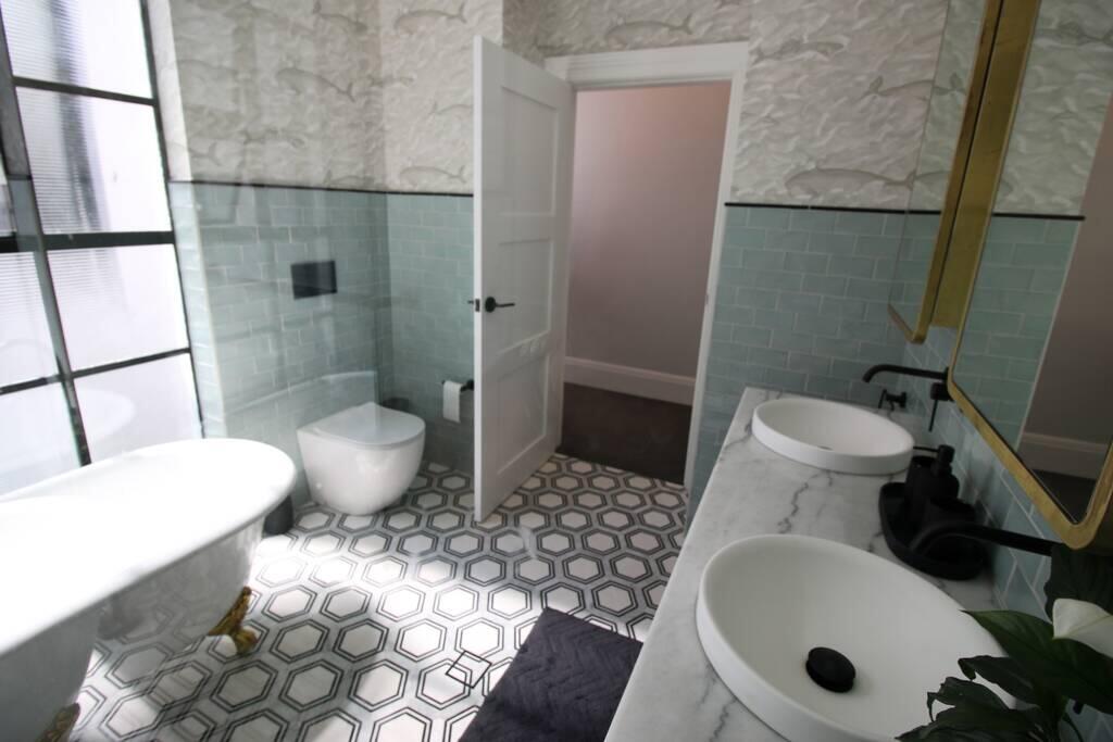 Forest Lodge NSW Kawana Tourism