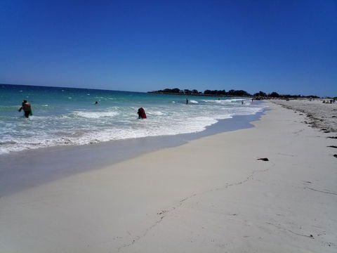 Sorrento Beach Bed & Breakfast - Kawana Tourism 2