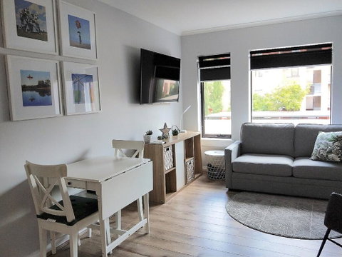 South Terrace 'Nesuto' + Smart TV + WiFi - Kawana Tourism 1