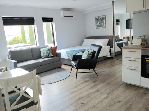 South Terrace 'Nesuto' + Smart TV + WiFi - Kawana Tourism 0