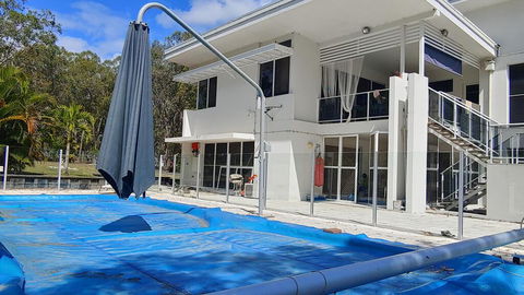 Spacious 2 Bedroom Unit, Private Bath, Kitchen, RV Parking On 5 Acres, 10 Min To Fraser Island Barge - Kawana Tourism 0