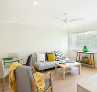 Spacious and Bright Apartment Minutes to the Beach - Kawana Tourism