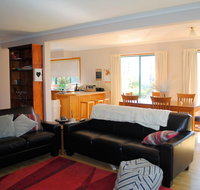Spacious and central to CBD - Kawana Tourism