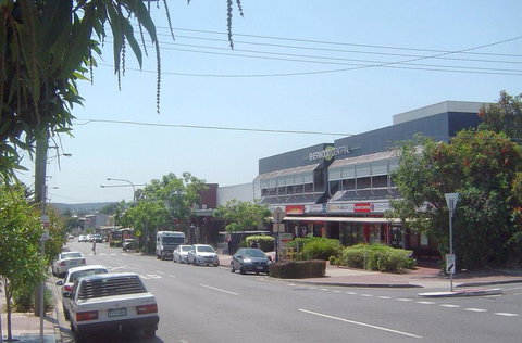 Spacious Apartment With Generous Entertaining - Kawana Tourism 1