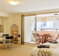 Spacious Studio by the Beach in Manly - Kawana Tourism
