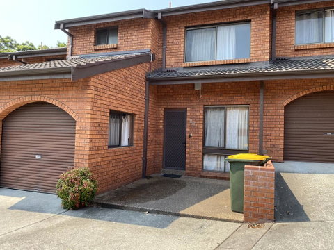 Spacious Townhouse In Wollongong - Kawana Tourism 3