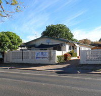 Star Inn Accommodation - Kawana Tourism