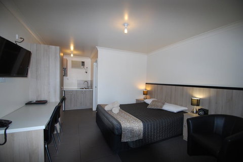 Starline Motor Inn - Kawana Tourism 3