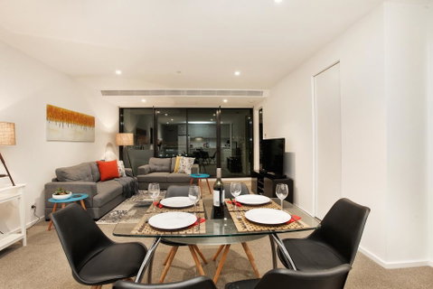StayCentral On Lonsdale - Kawana Tourism 1