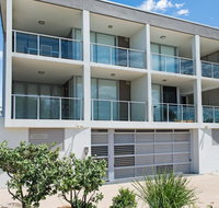 Stunning surfside apartment - Boyd St Woorim - Kawana Tourism