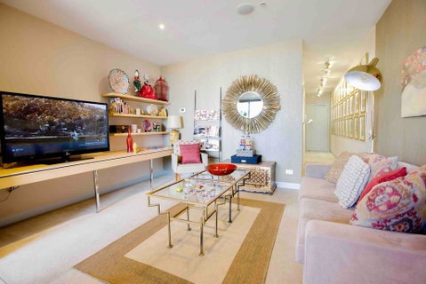 Stylish 1 Bedroom Apartment Amazing City Views - Kawana Tourism 2