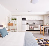 Stylish Manly Studio With BBQ Terrace and Parking - Kawana Tourism