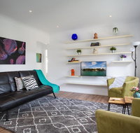 Sun-Drenched Apartment in a Peaceful Location - Kawana Tourism