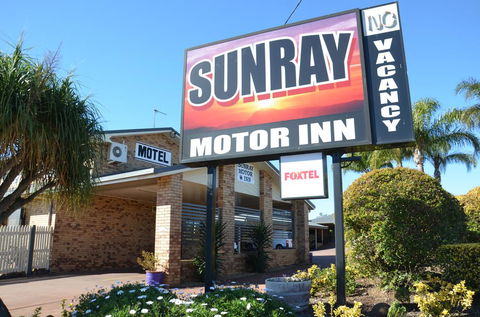 Sunray Motor Inn - Kawana Tourism 3