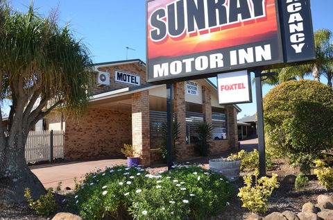 Sunray Motor Inn - Kawana Tourism 1