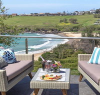 Sunrise Over Easts 1 - Pets stay free views - Kawana Tourism