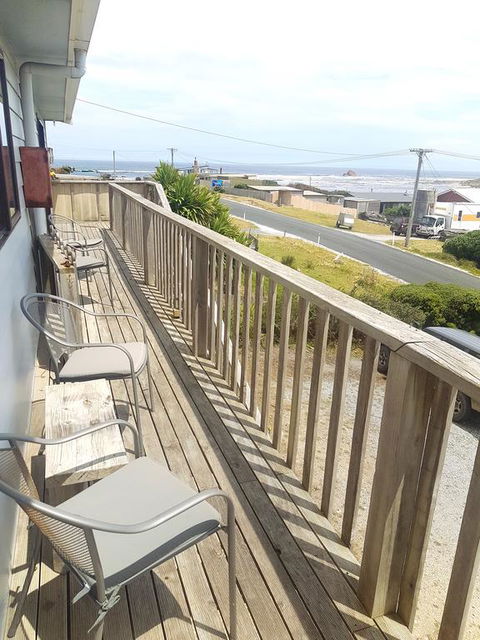 Sunset Holiday Villas - Kawana Tourism 3