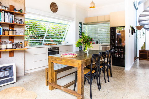 Sunworship Villas 3 And 4 - Kawana Tourism 0