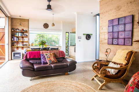 Sunworship Villas 3 And 4 - Kawana Tourism 1