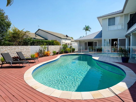 Super Sized Family Retreat With A Pool - Kawana Tourism 0
