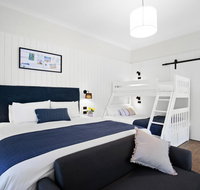 Surfaris Retreat - Kawana Tourism