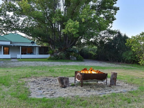 Tabitha Hill Cottage - Kawana Tourism 0