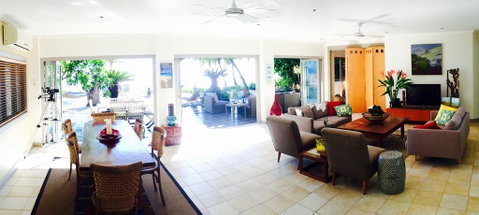 Tali Oak Beach House - Kawana Tourism 3