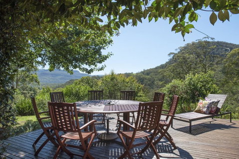 Taliesin - Beautiful 4 Bedroom Home With Amazing Views! - Kawana Tourism 0