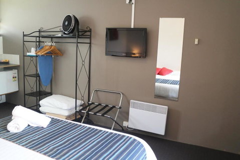 Tamar Cove Motel - Kawana Tourism 1
