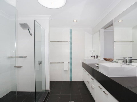 Tarcoola 49 - 4 BDRM Canal Home With Pool - Kawana Tourism 2