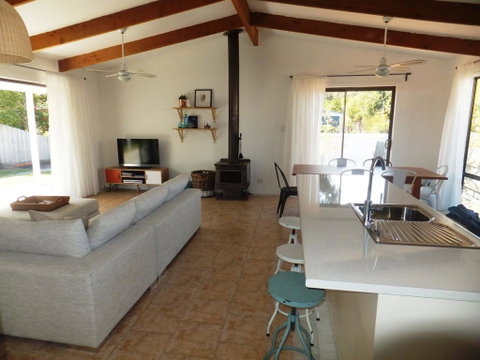 TERRIFIC ON TAMARA CRESCENT - Kawana Tourism 2