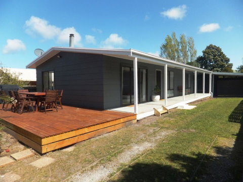 TERRIFIC ON TAMARA CRESCENT - Kawana Tourism 0