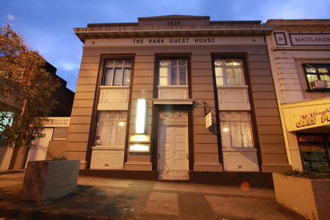 The Bank Guesthouse - Kawana Tourism 1