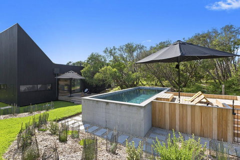 THE BATCH - St Andrews Beach - Kawana Tourism 0