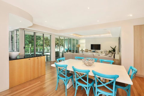 The Beach House - Kawana Tourism 2