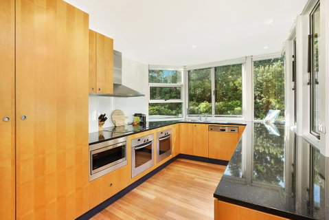The Beach House - Kawana Tourism 3