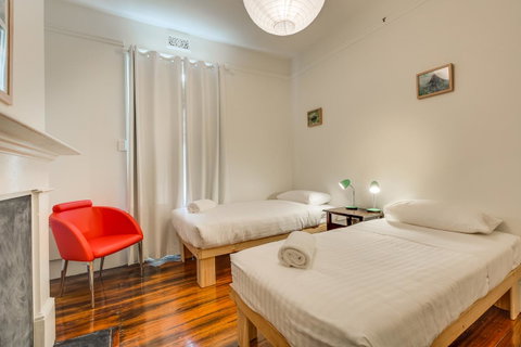 Brampton Cottage - Kawana Tourism 13