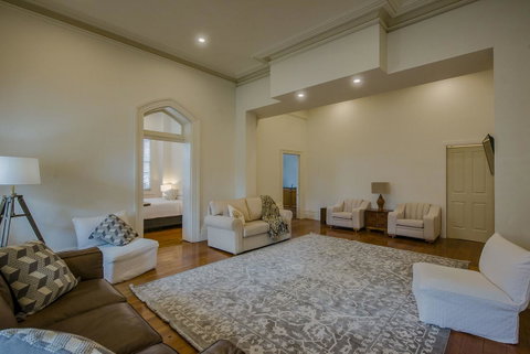 Roxburgh House Apartments - Kawana Tourism 14