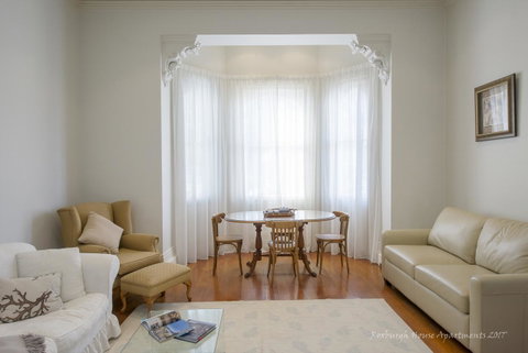 Roxburgh House Apartments - Kawana Tourism 5