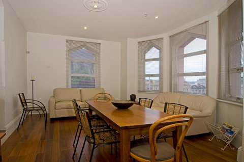 Roxburgh House Apartments - Kawana Tourism 28