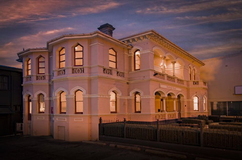 Roxburgh House Apartments - Kawana Tourism 9